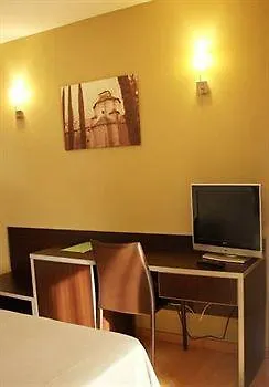 Hotell Palau De Girona 4*