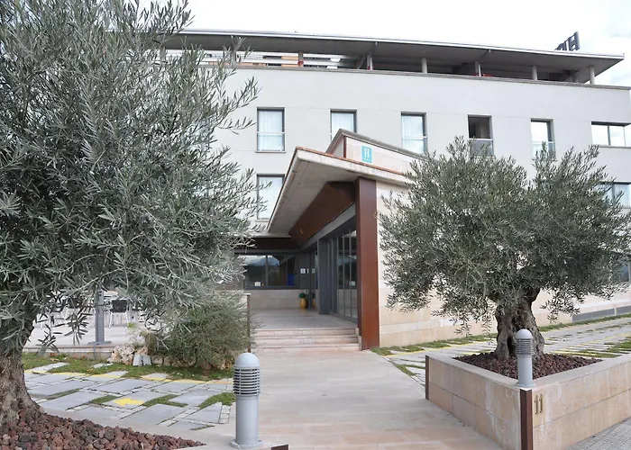 Palau De Girona מלון 4*
