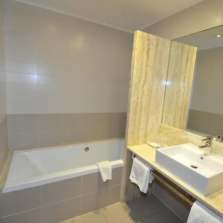 赫罗纳帕劳酒店 桑特朱丽亚德拉米斯