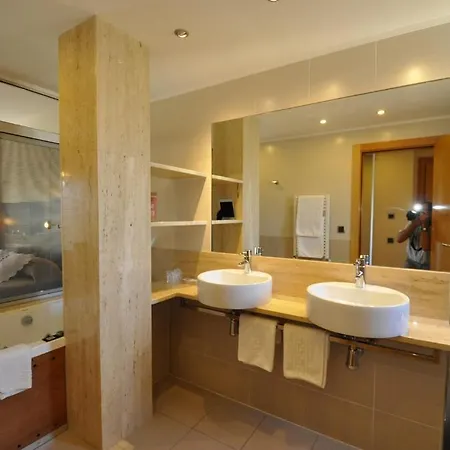 赫罗纳帕劳酒店