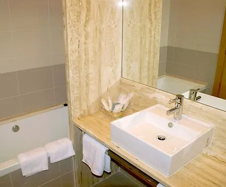 赫罗纳帕劳酒店 酒店 桑特朱丽亚德拉米斯