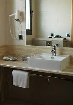 赫罗纳帕劳酒店 4* 桑特朱丽亚德拉米斯