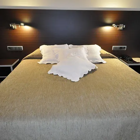 赫罗纳帕劳酒店 酒店