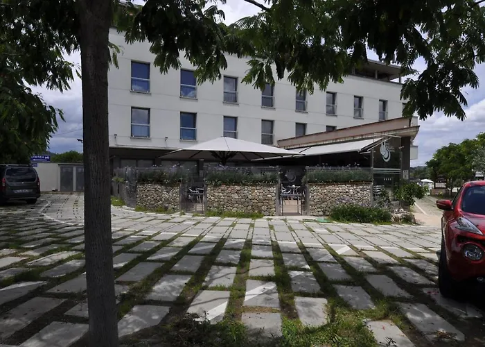 Hotel Palau De Girona 4*