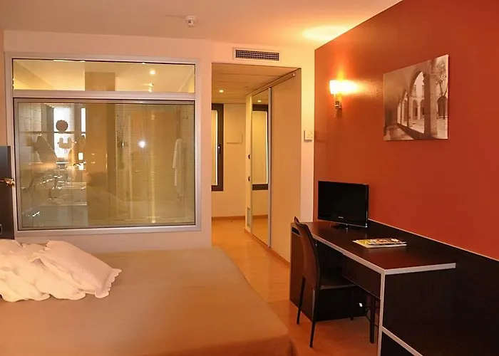 Hotel Palau De Girona 4*